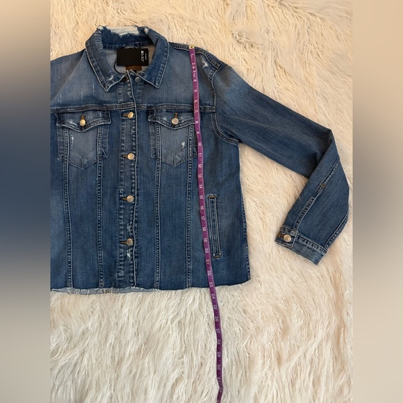 Joe's Jeans Whitney Distressed Cutoff Raw Hem Jean Jacket NWT size Large - Picture 10 of 16